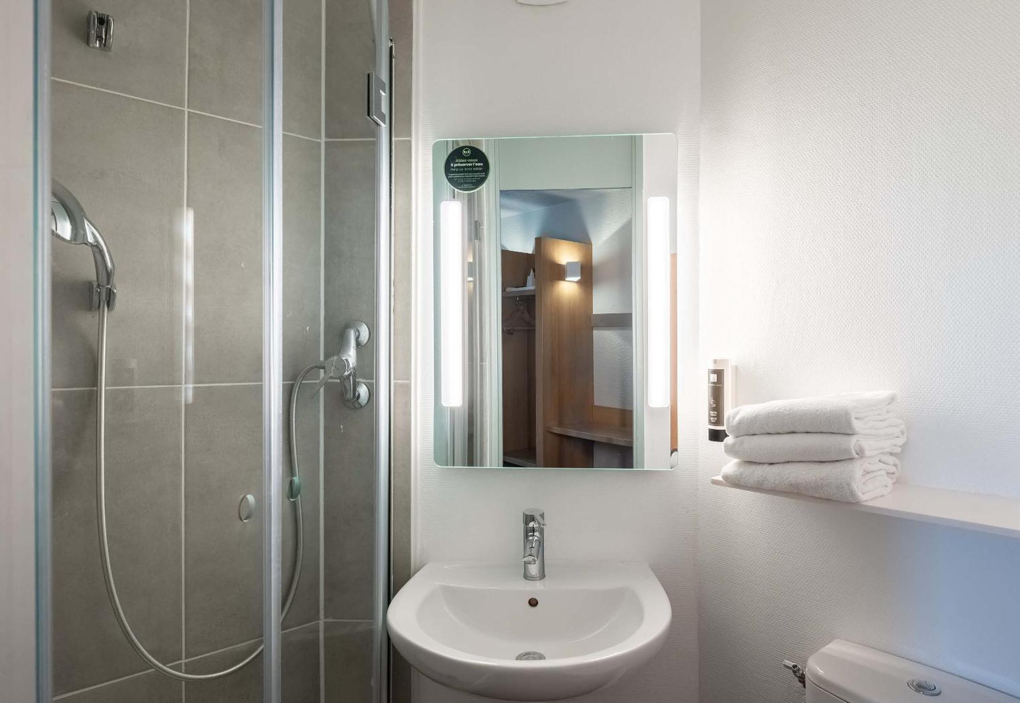 B&B Hotel Lille Lezennes Stade Pierre Mauroy Экстерьер фото